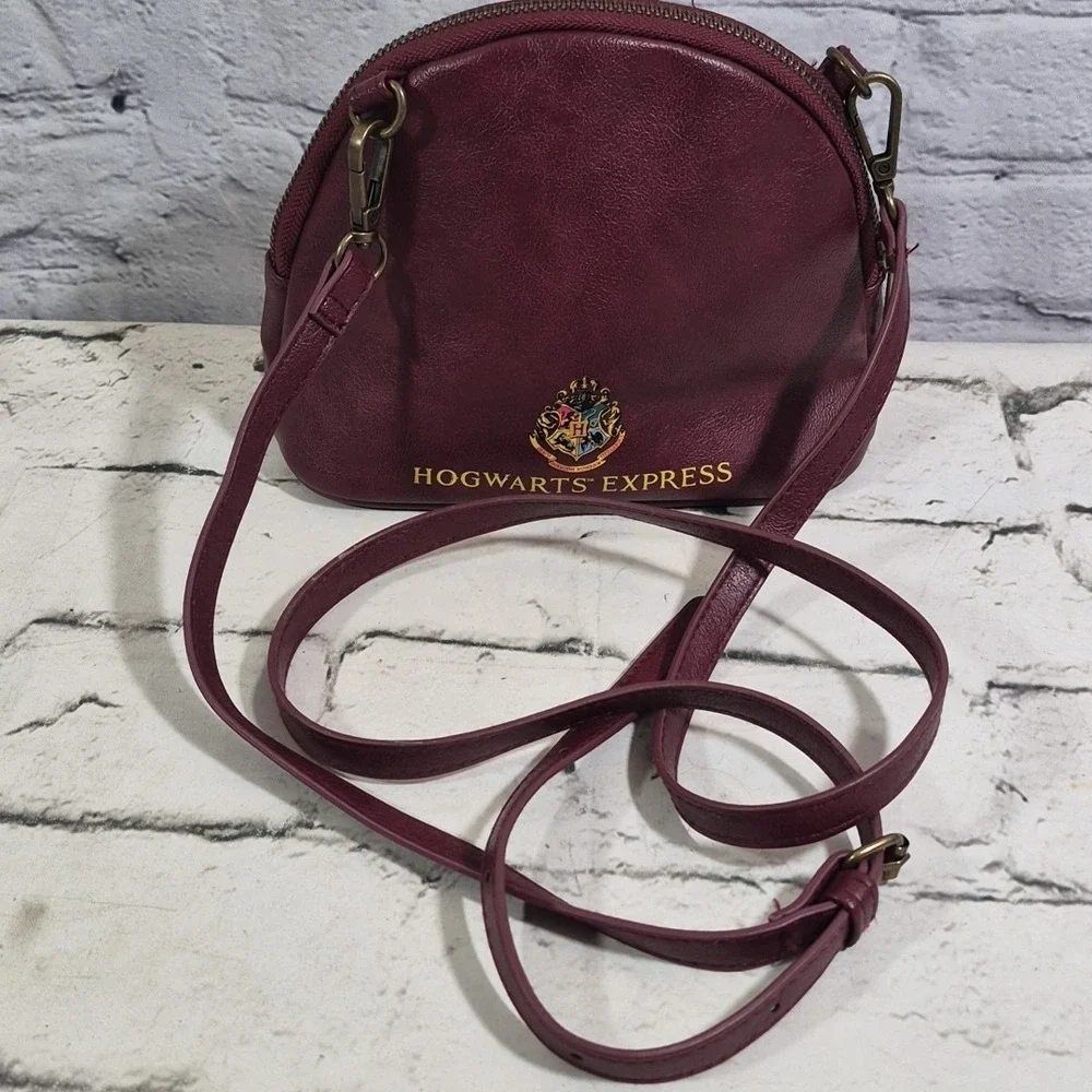 Harry Potter Hogwarts Express Platform 9 3/4 Purse Vegan Leather‎ Dome Crossbody